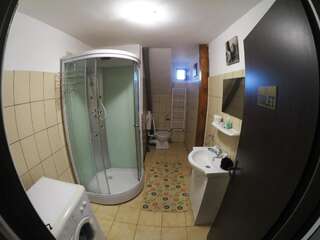 Хостелы Sport Hostel Cluj Клуж-Напока Трехместный номер-11